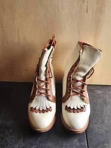 lot 220 image: Pair of Justin lace up womens boots - size 5-12B