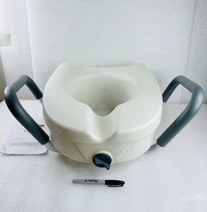 lot 220 image: New VEVOR 5 Raised Toilet Seat With 350lbs Weight Capacity For Round & Elongated Toilet - As Shown