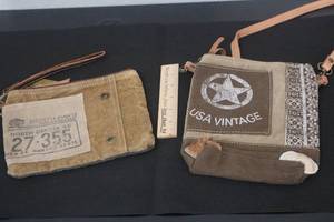 lot 47 image: New - Two Clea Ray Canvas Bags