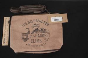 lot 49 image: New wtag Clea Ray Canvas Bag