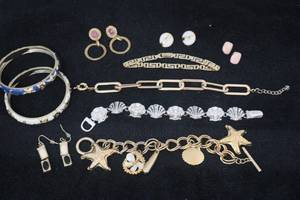 lot 18 image: Vintage Costume Jewelry - Bracelets and Earrings