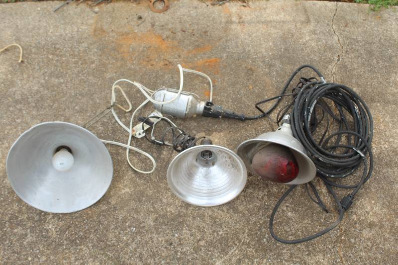 lot 36 image: Heat lamps and shop lights
