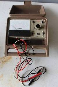 lot 19 image: vintage Heathkit IM-17 Utility Solid-State Voltmeter