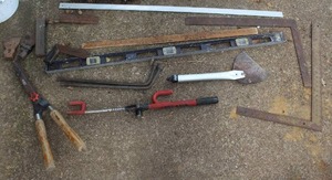 lot 31 image: collection of vintage construction and workshop tool