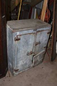 lot 87 image: vintage wooden trunk