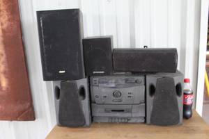 lot 99 image: stereo system see pictures for details