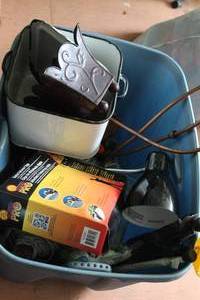 lot 120 image: Tote full of miscellaneous items see pictures for details