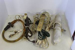 lot 181 image: Extension cords and light