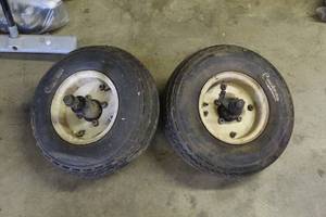 lot 182 image: Cushman wheel assemblys