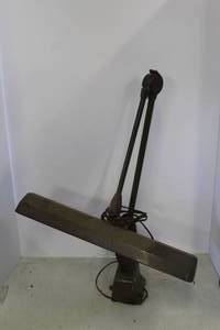 lot 209 image: Desk lamp