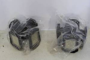 lot 210 image: foldable LED garage light