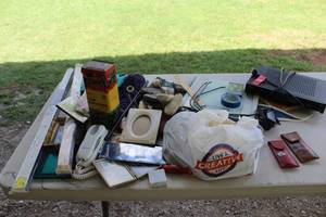 lot 278 image: Lot of left overs from one of the auctions