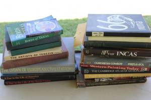 lot 281 image: Lot of books