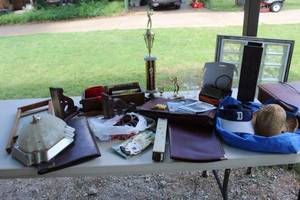 lot 283 image: Lot of left overs