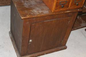 lot 289 image: vintage wooden  cabinet