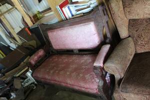 lot 295 image: antique Victorian settee, often referred to as Eastlake style