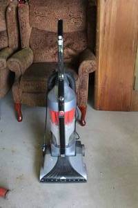 lot 297 image: Hoover Platinum Collection Cyclonic Bagless Upright Vacuum