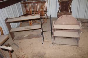 lot 311 image: Two small shelfs