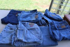 lot 358 image: Blue jeans see pictures for details