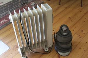 lot 408 image: Heaters