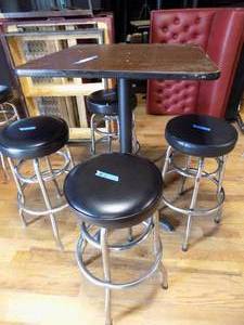 lot 11 image: Rectangle bistro height table with 4 barstools