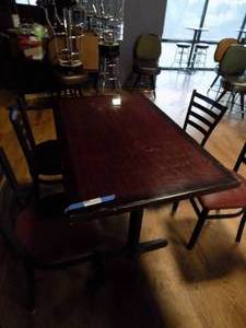 lot 5 image: Rectangle table with 4 dining chairs metal frames and red seats