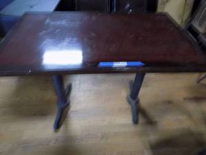 lot 33 image: Rectangle caf glazed top