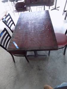 lot 64 image: Diner table rectangle  with 4 diner chairs metal frame red seat