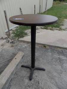 lot 86 image: Bar height table round top