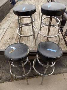 lot 84 image: 4 bar stools