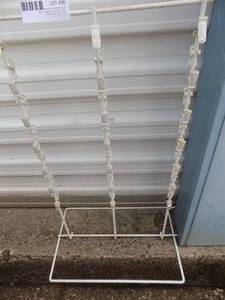 lot 98 image: Snack rack display with multiple clips