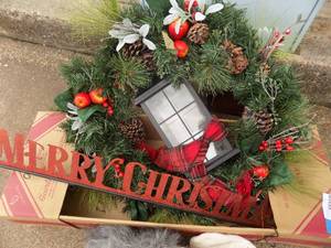 lot 104 image: Christmas- wreath, stockings, signs and more