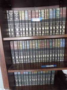 lot 113 image: Britannica  Great Books of the  Western World Complete set 1-54
