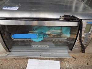 lot 116 image: B&D  toaster oven