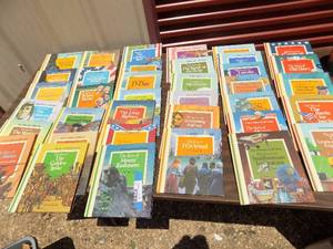 lot 139 image: Corner stones of freedom series all 37 books (Imo Jima, Louis & Clark, OldGlory, Mayflower)