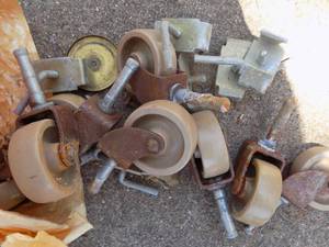 lot 193 image: Casters x 8