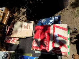 lot 210 image: Vintage manuals- Buick 1977,1973, 1975, plus