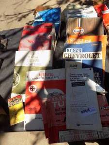 lot 211 image: Vintage auto manuels1971 Chevy, 197 GM, Pontiac Gulf 199 plus