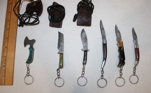 lot 10 image: Damascus steel NEW keychain knives (5 times the money)