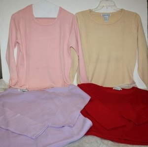lot 30 image: Womens soft sweaters size S