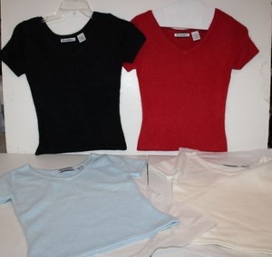 lot 34 image: Womens soft sweaters size S