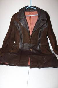 lot 81 image: Womens brown leather coat