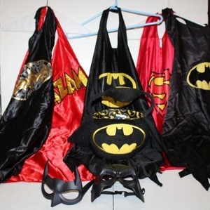 lot 37 image: Kids capes and costumes