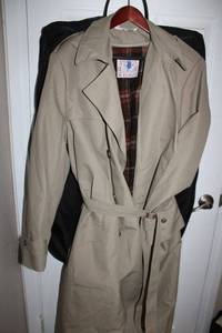 lot 49 image: Mens lined rain coat size 42 long plus garment bag