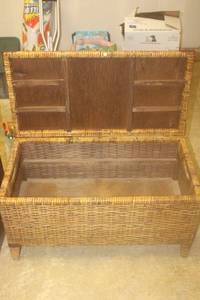 lot 61 image: Wicker or Basket weave storage chest