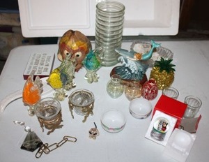 lot 90 image: Home dcor with coconut head