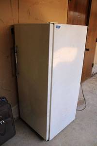 lot 122 image: Sears Kenmore standing freezer 12cu. ft.