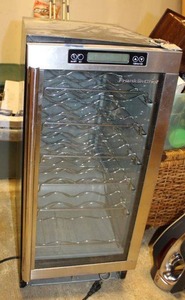 lot 77 image: Wine refrigerator by Franklin Chef