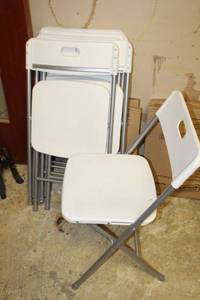 lot 76 image: White folding chairs, set of 6
