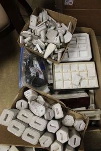 lot 120 image: Empty jewelry displays